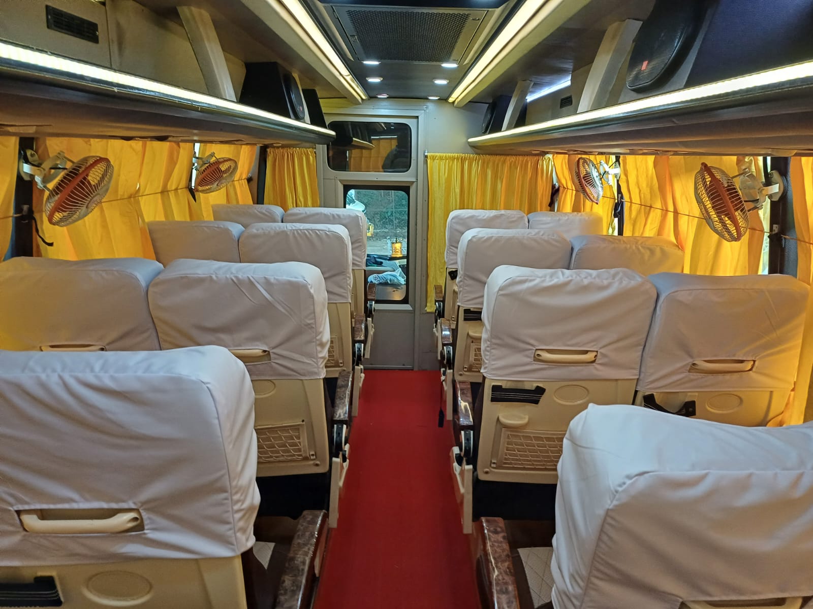 Dakshin Tours Vehicle